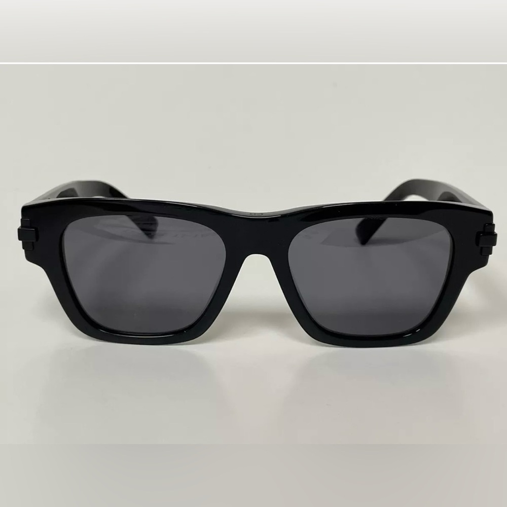 Christian Dior BlackSuitXL
S2U1OPO BIk Square Sunglasses Gry